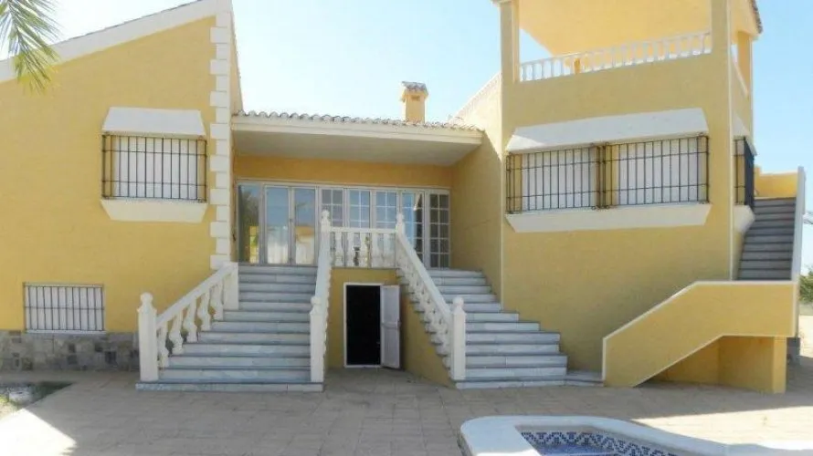 Villa de 3 dormitorios en La Manga del Mar Menor, España No. 1603 № 3