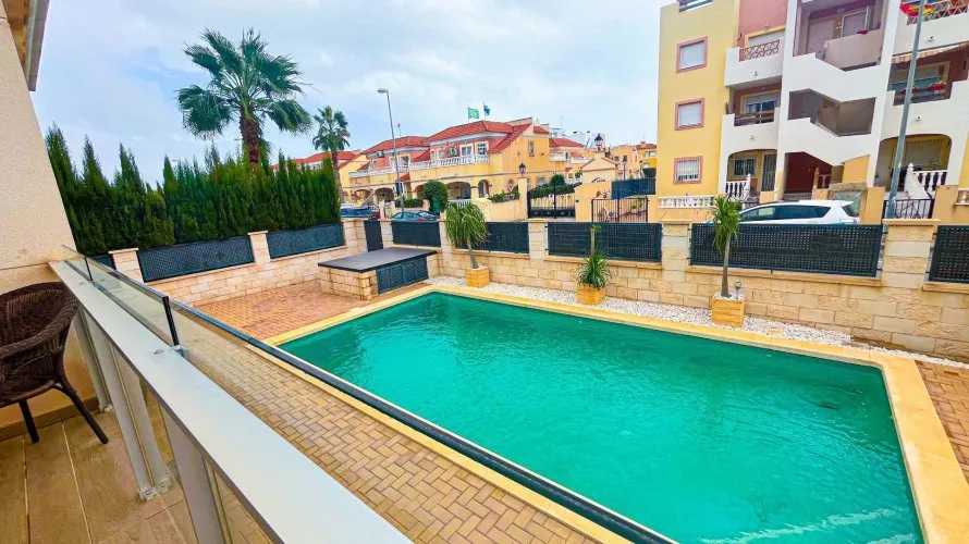 Villa de 5 dormitorios en La Zenia, España No. 2527 № 12