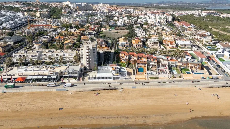 Villa de 370m² en La Mata, España No. 2331 № 3