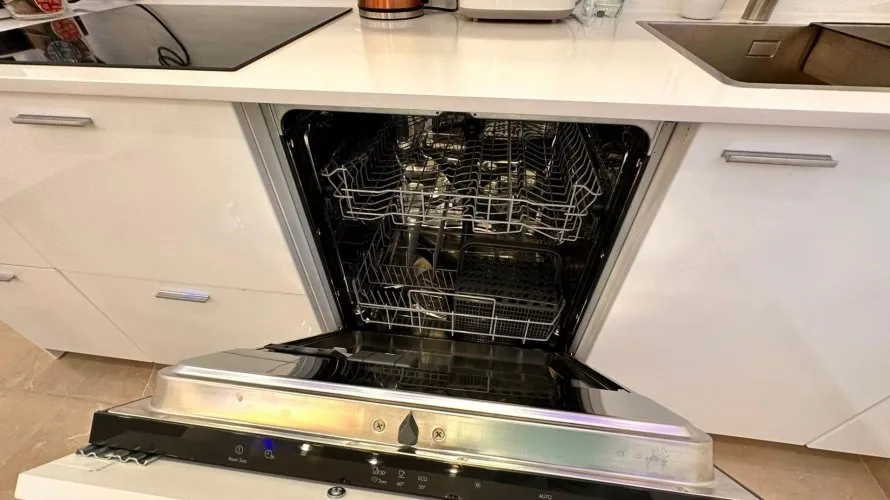 Apartamento de 3 dormitorios en Torrevieja, España No. 1784 № 12