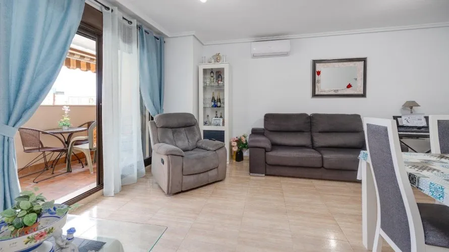 Apartamento de 2 dormitorios en Torrevieja, España No. 2671 № 20