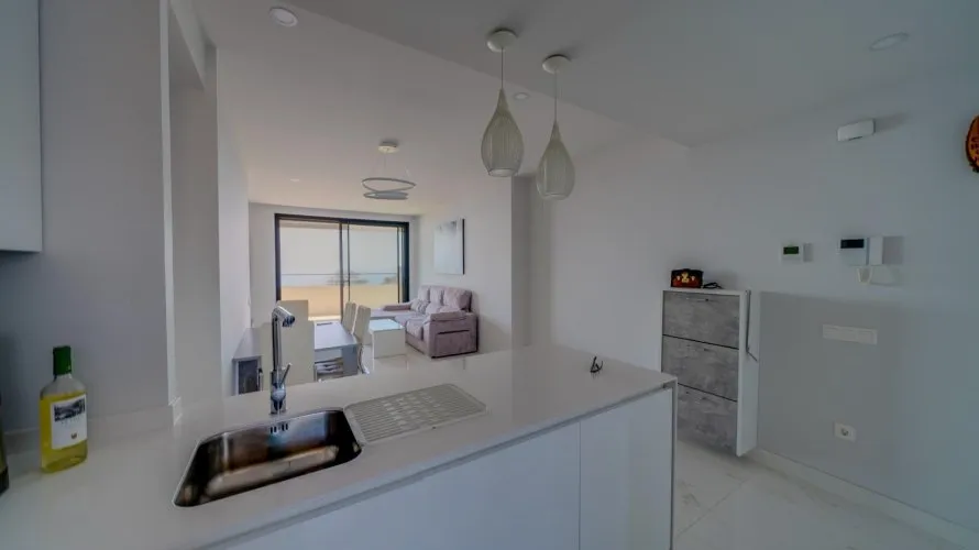 Apartamento de 2 dormitorios en Benidorm, España No. 2521 № 11