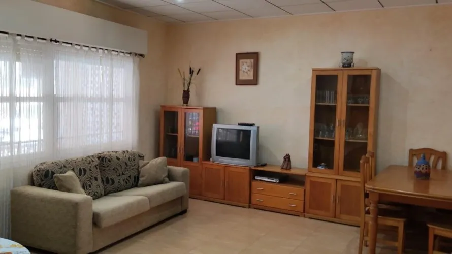 Сasa de 3 dormitorios en Torrevieja, España No. 2090