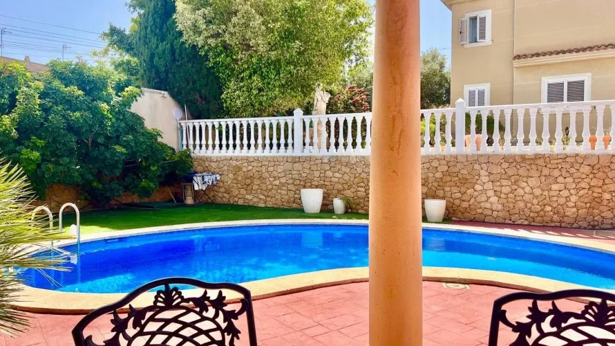 Villa de 3 dormitorios en Torrevieja, España No. 1486 № 16