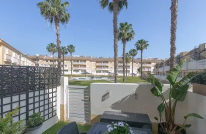 Сasa de 75m² en La Zenia, España No. 2413