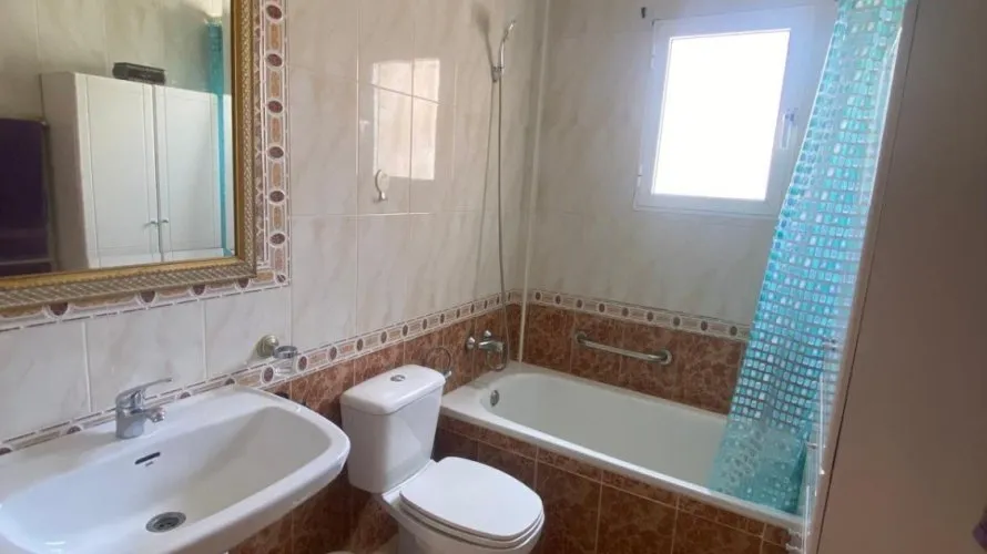 Сasa de 3 dormitorios en Torrevieja, España No. 2407 № 7