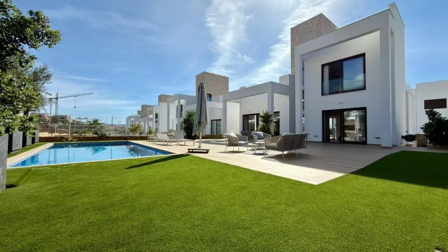 Villa de 5 dormitorios en Finestrat, España No. 2305 № 1