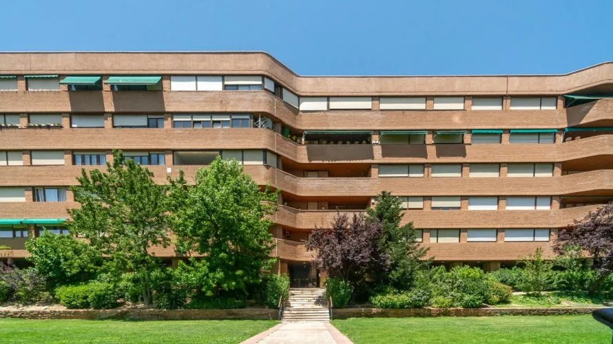 Apartamento de 4 dormitorios en Madrid, España No. 1804 № 2