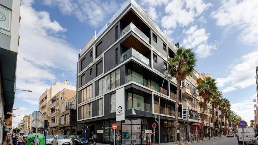 Apartamento de 3 dormitorios en Torrevieja, España No. 2695