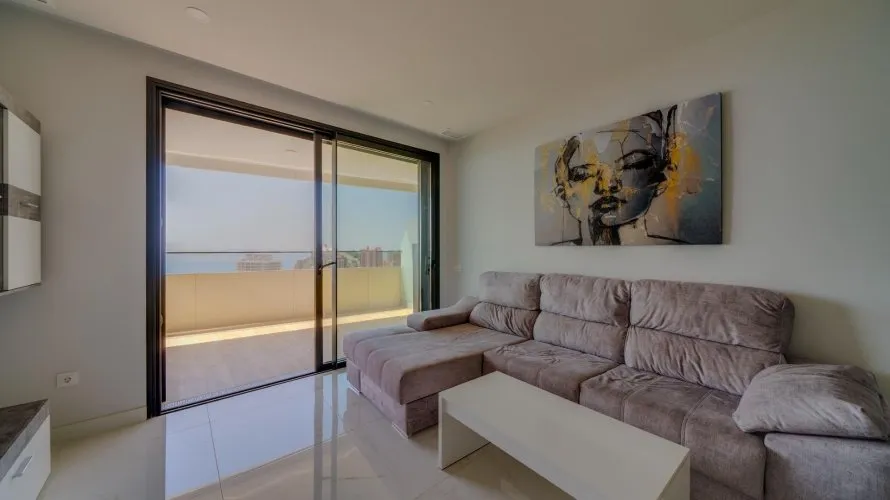 Apartamento de 2 dormitorios en Benidorm, España No. 2521 № 24