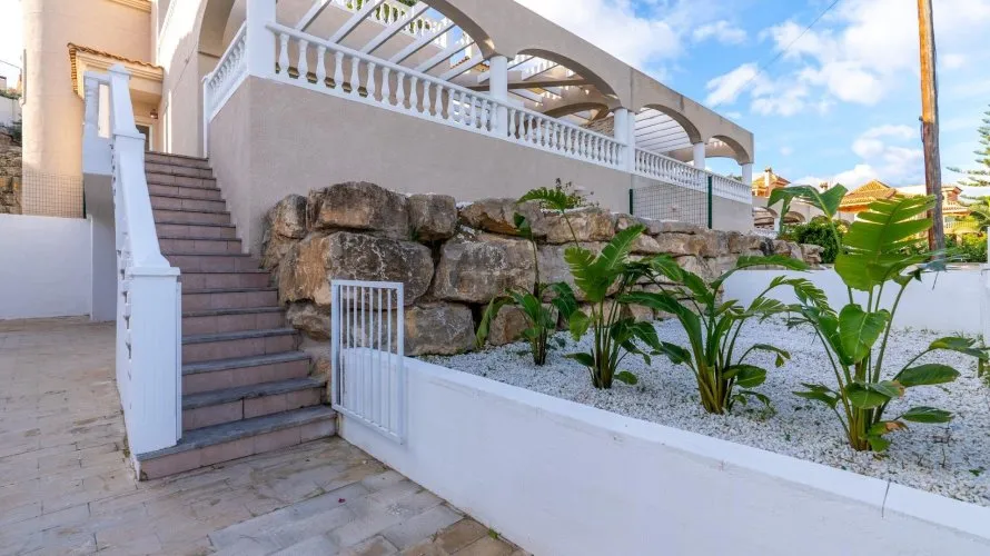 Apartamento de 3 dormitorios en El Campello, España No. 1572