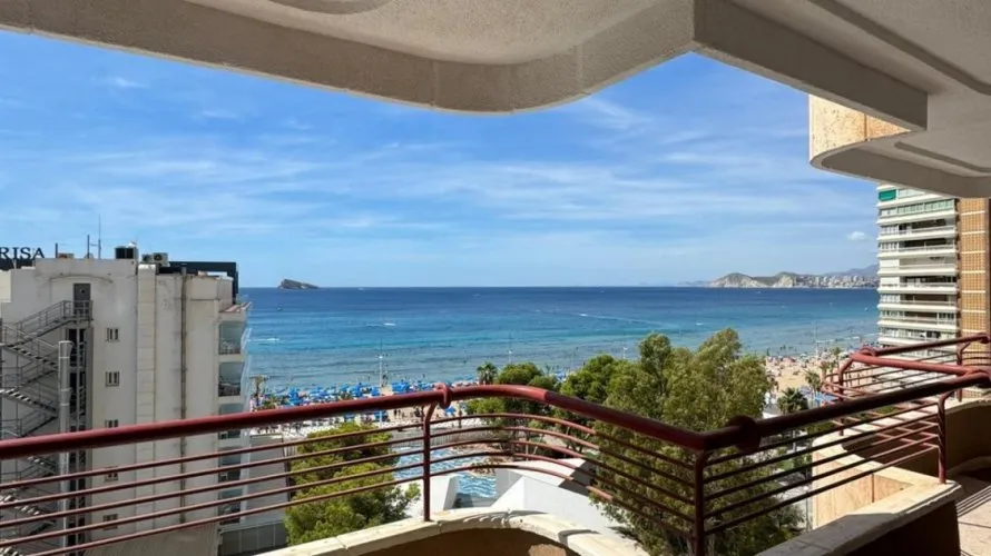 Apartamento de 2 dormitorios en Benidorm, España No. 2172 № 15