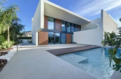Villa de 3 dormitorios en Albir, España No. 2125