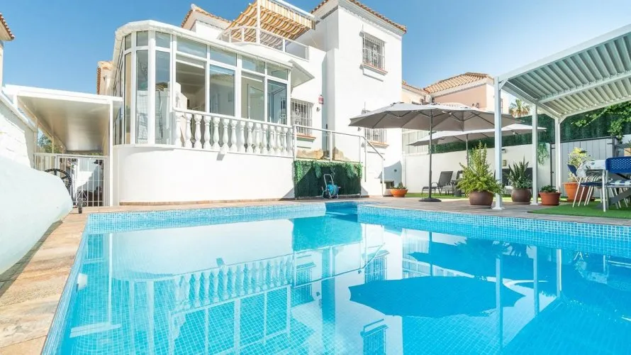 Сasa de 4 dormitorios en Campoamor, España No. 2668 № 26