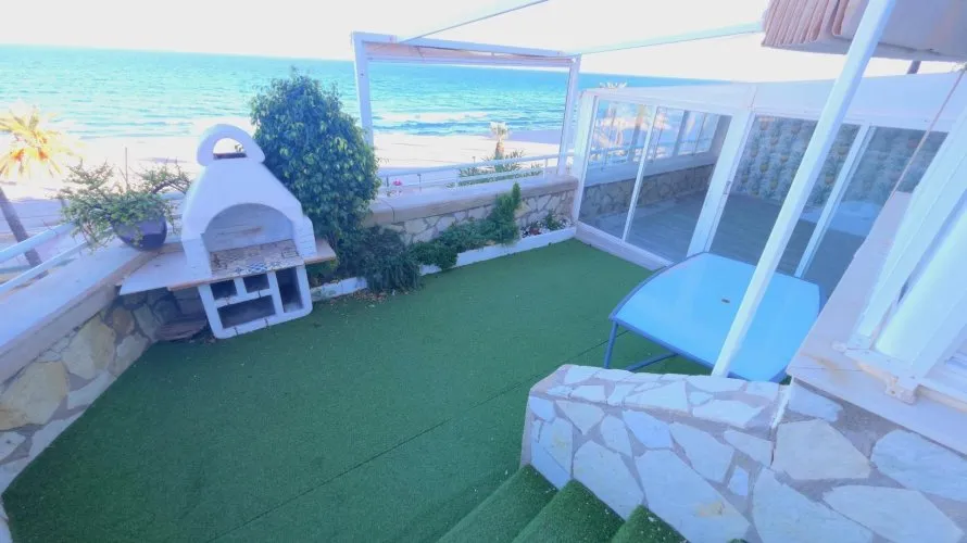 Apartamento de 3 dormitorios en El Campello, España No. 2084 № 1