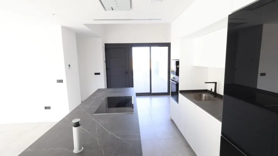 Apartamento de 3 dormitorios en Los Alcázares, España No. 2002 № 1