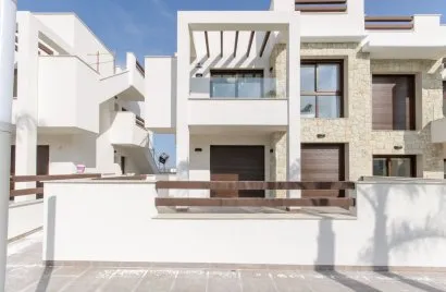 Bungalow de 2 dormitorios en Los Balcones, España No. 1756