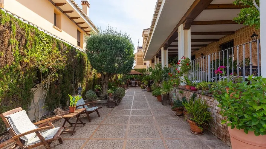Villa de 6 dormitorios en La Veleta, España No. 2288 № 4
