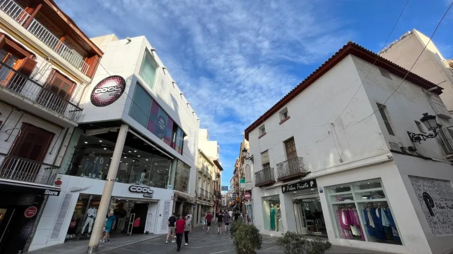 Propiedad comercial de 597m² en Benidorm, España No. 1892