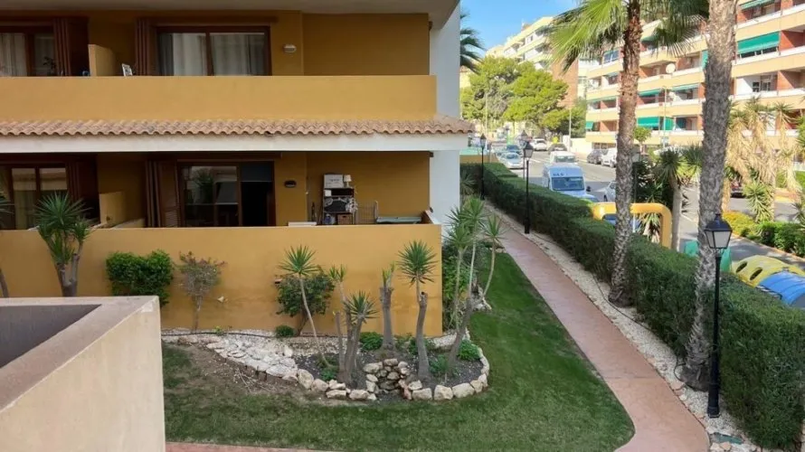 Apartamento de 2 dormitorios en Torrevieja, España No. 1518 № 23