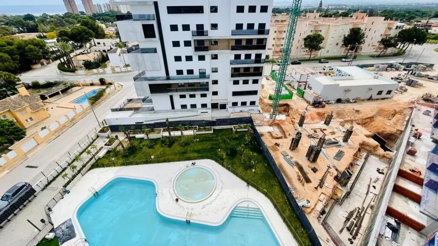 Apartamento de 2 dormitorios en Dehesa De Campoamor, España No. 1904