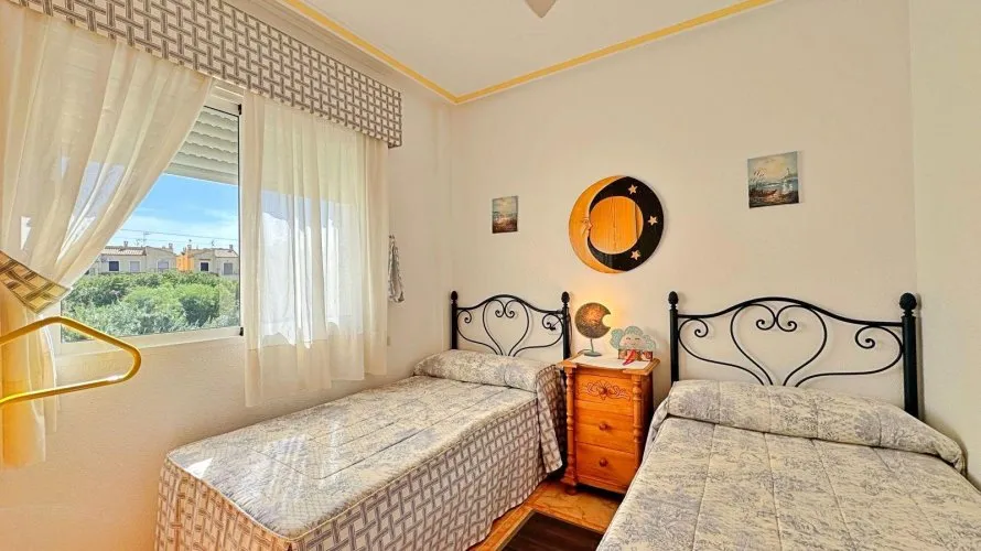 Bungalow de 2 dormitorios en La Zenia, España No. 2168 № 8