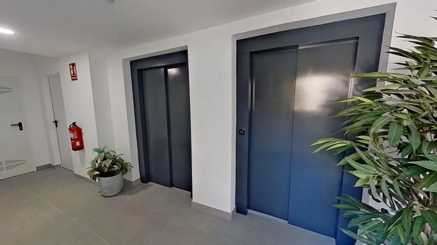 Apartamento de 2 dormitorios en Benidorm, España No. 1563 № 8