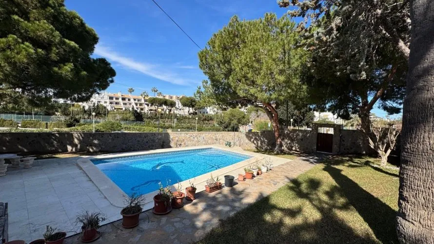 Villa de 3 dormitorios en Cabo Roig, España No. 1473 № 2