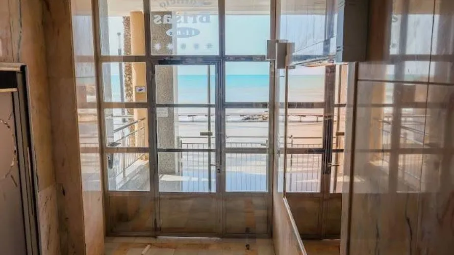 Apartamento de 1 dormitorio en Torrevieja, España No. 2220