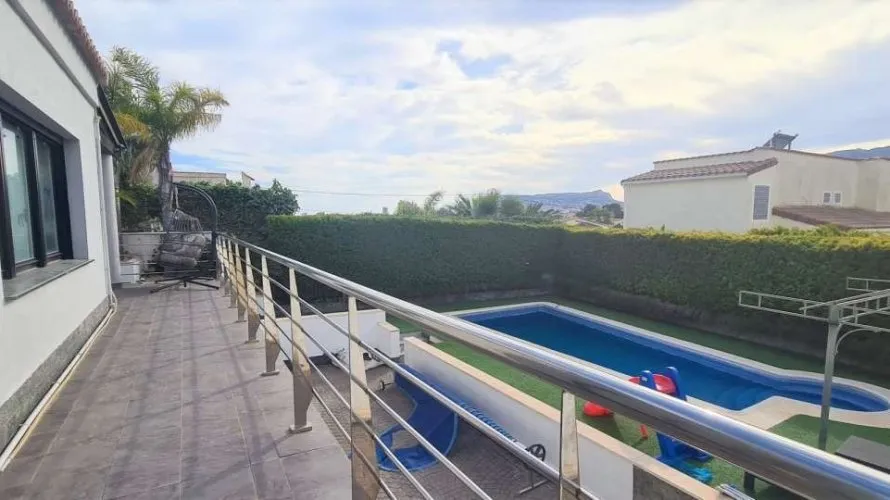 Villa de 5 dormitorios en Calpe, España No. 1703 № 13