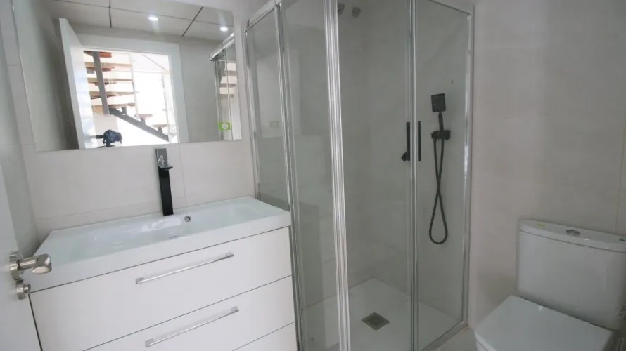 Apartamento de 4 dormitorios en La Torre, España No. 1661 № 9