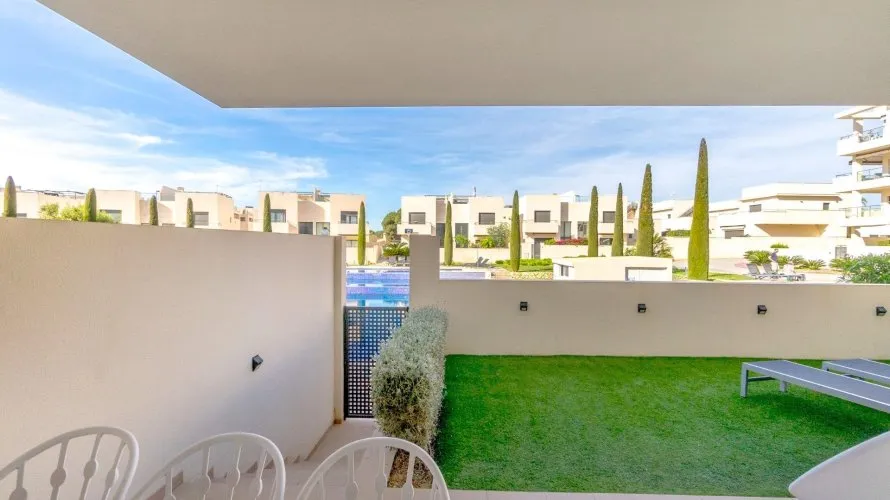 Parcela de 2 dormitorios en Alicante, España No. 1458 № 16