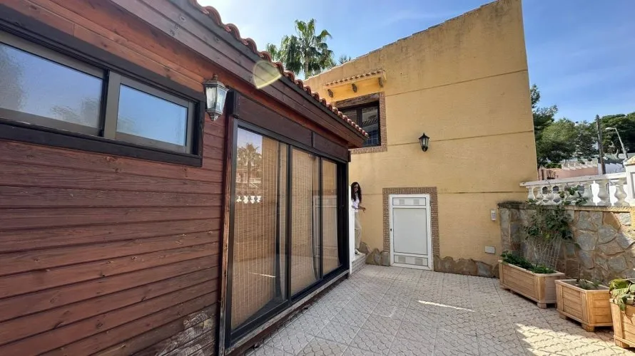 Apartamento de 4 dormitorios en Torrevieja, España No. 2383 № 7