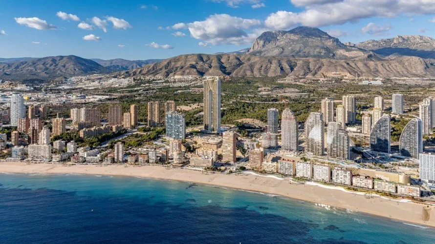 Apartamento de 3 dormitorios en Benidorm, España No. 2565 № 4