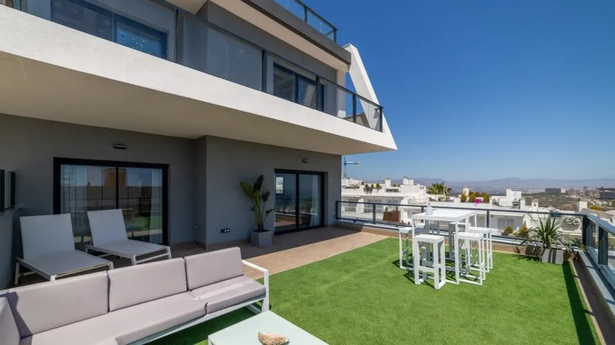 Apartamento de 3 dormitorios en Gran Alacant, España No. 1687 № 1