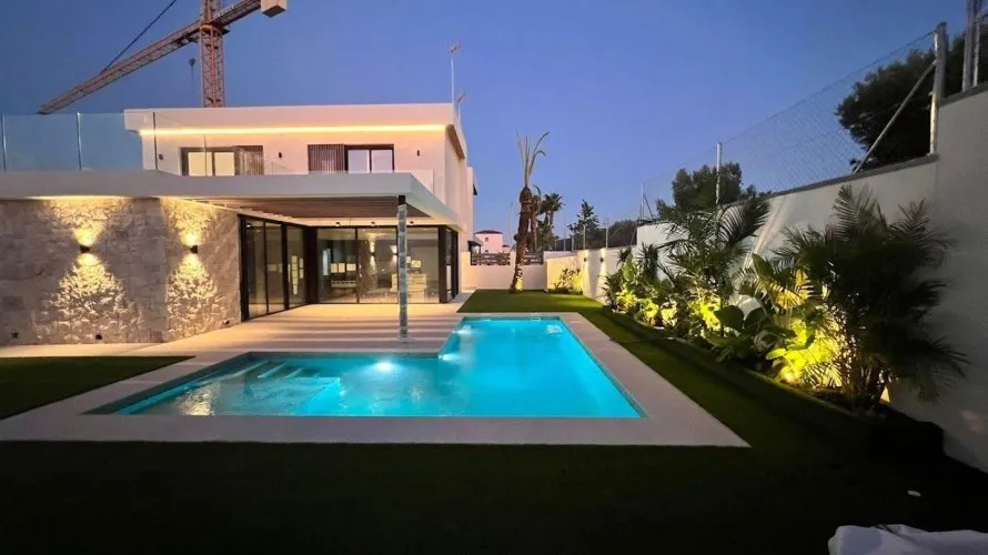 Villa de 3 dormitorios en Alicante, España No. 1887 № 15