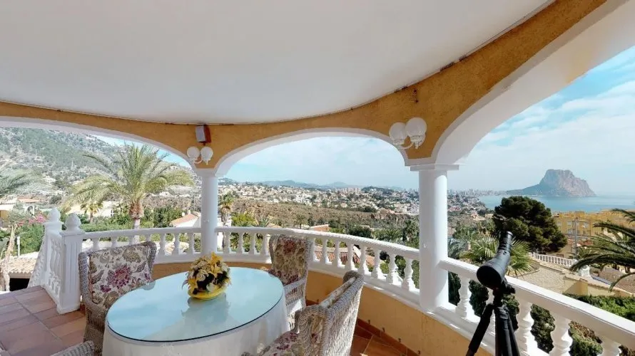 Villa de 7 dormitorios en Maryvilla, España No. 1741