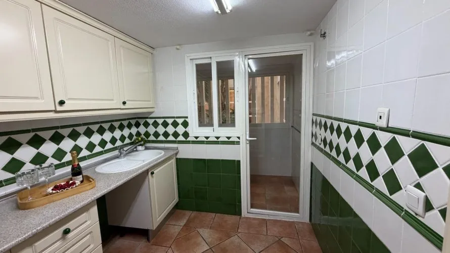 Apartamento de 2 dormitorios en Alicante, España No. 2465