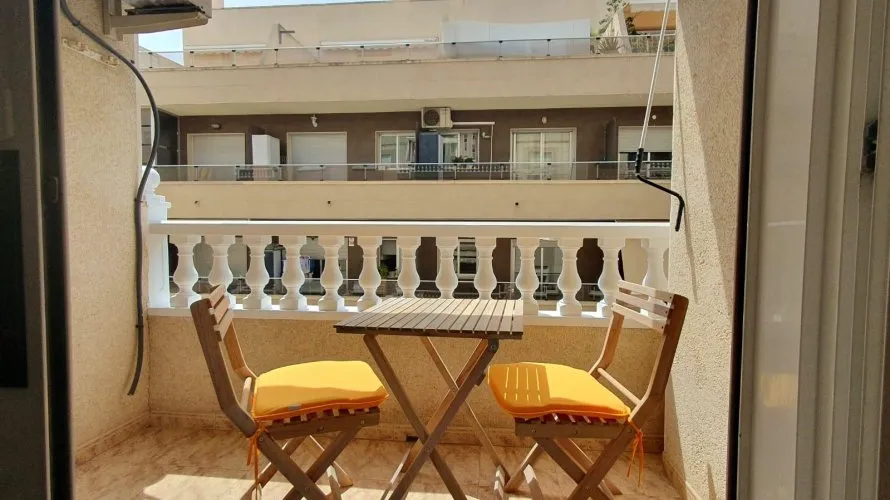 Apartamento de 2 dormitorios en Torrevieja, España No. 2394 № 7