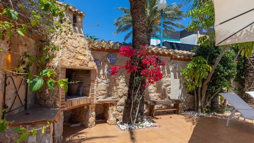 Villa de 4 dormitorios en Alicante, España No. 2086 № 13