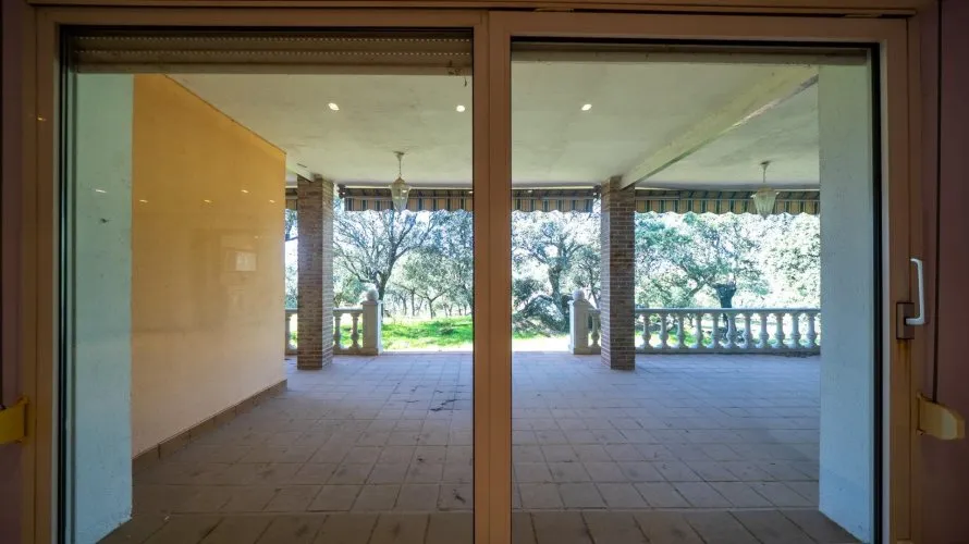 Villa de 8 dormitorios en Colmenarejo, España No. 2603