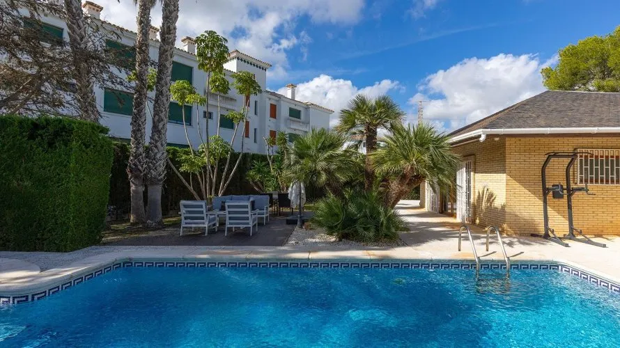 Villa de 5 dormitorios en Campoamor, España No. 2290 № 4