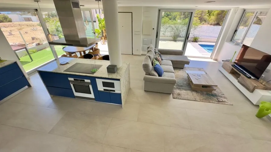 Villa de 3 dormitorios en Finestrat, España No. 1925 № 27