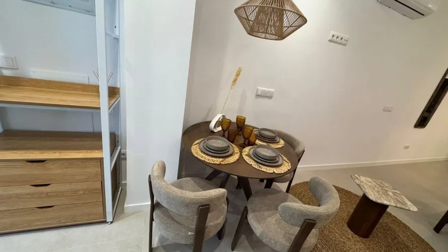 Propiedad comercial de 1 dormitorio en Valencia, España No. 2640 № 10