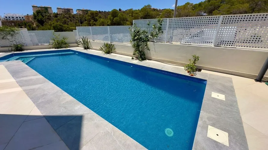 Villa de 3 dormitorios en Finestrat, España No. 1925 № 2