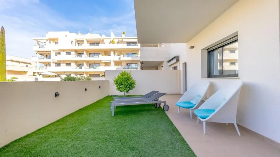 Parcela de 2 dormitorios en Alicante, España No. 1458 № 15