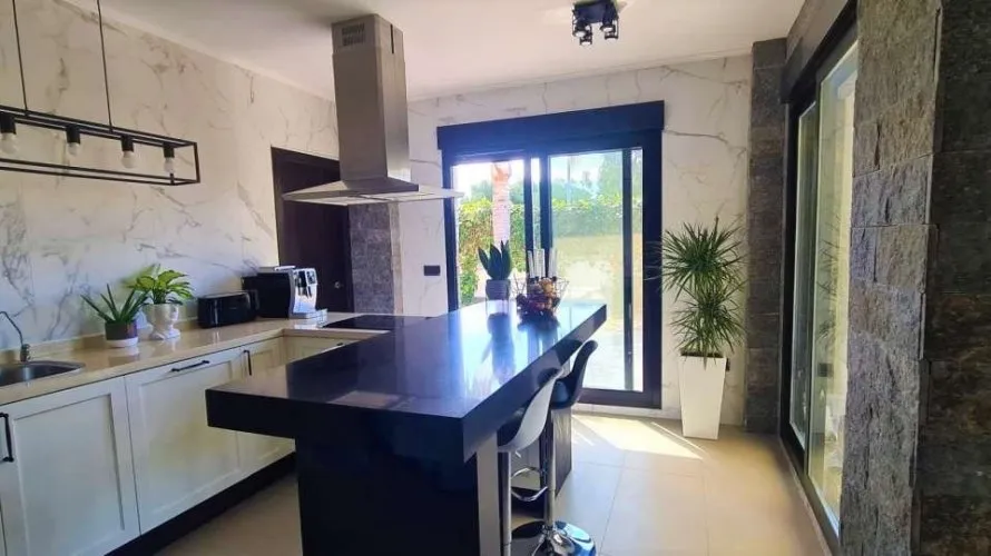 Villa de 5 dormitorios en Calpe, España No. 1703 № 11