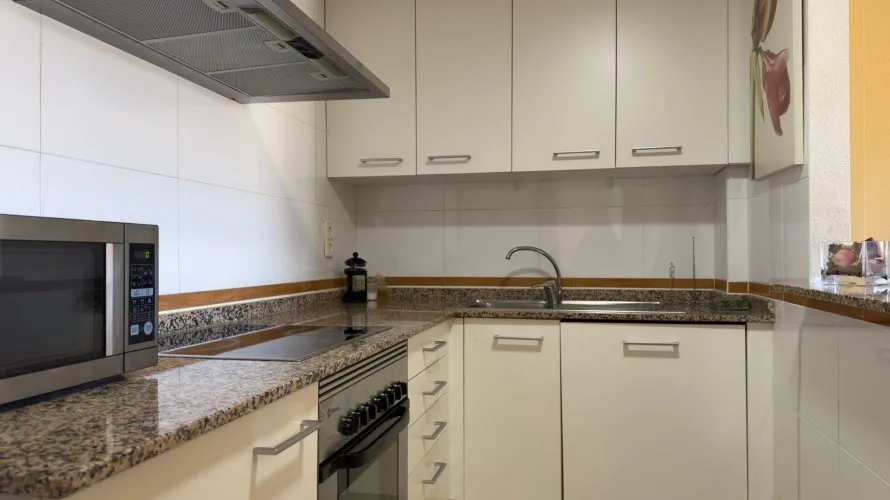Apartamento de 2 dormitorios en Finestrat, España No. 2631 № 8