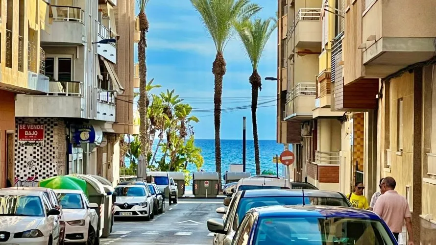 Apartamento de 3 dormitorios en Torrevieja, España No. 1522