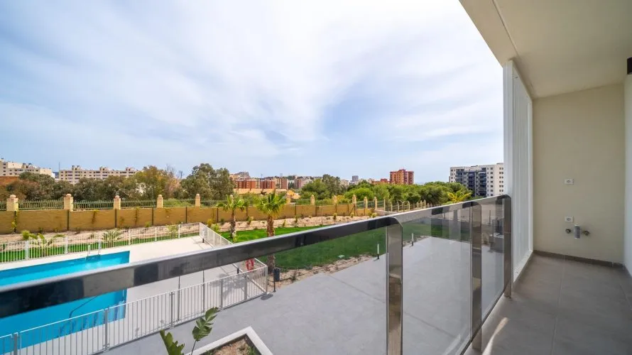 Apartamento de 3 dormitorios en Alicante, España No. 2615 № 13